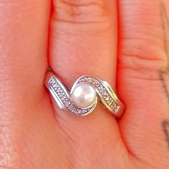 Vintage Jewelry - Real Freshwater Pearl Sterling Silver Gem Ring